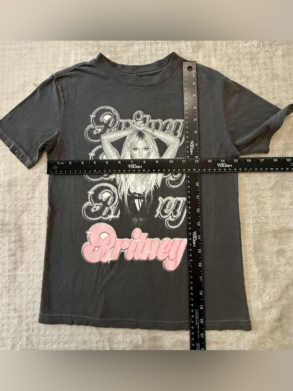 Official Britney Spears Tee Y2K
Princess of Pop Youth Size 7/8 - Picture 4 of 6